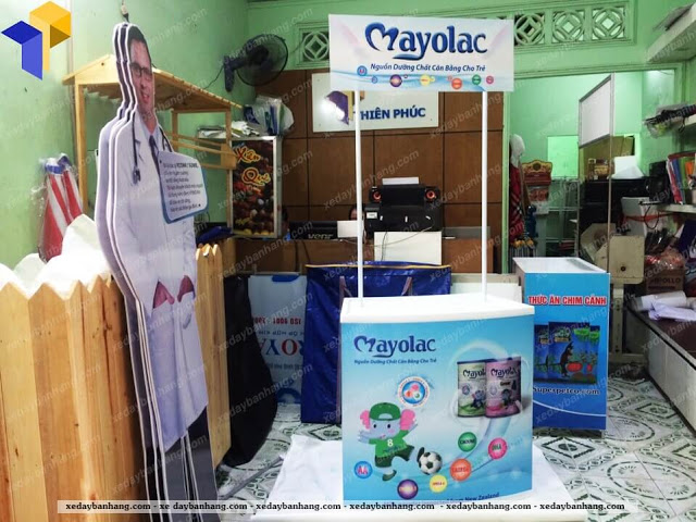 booth sampling nhua  MAYOLAC 
