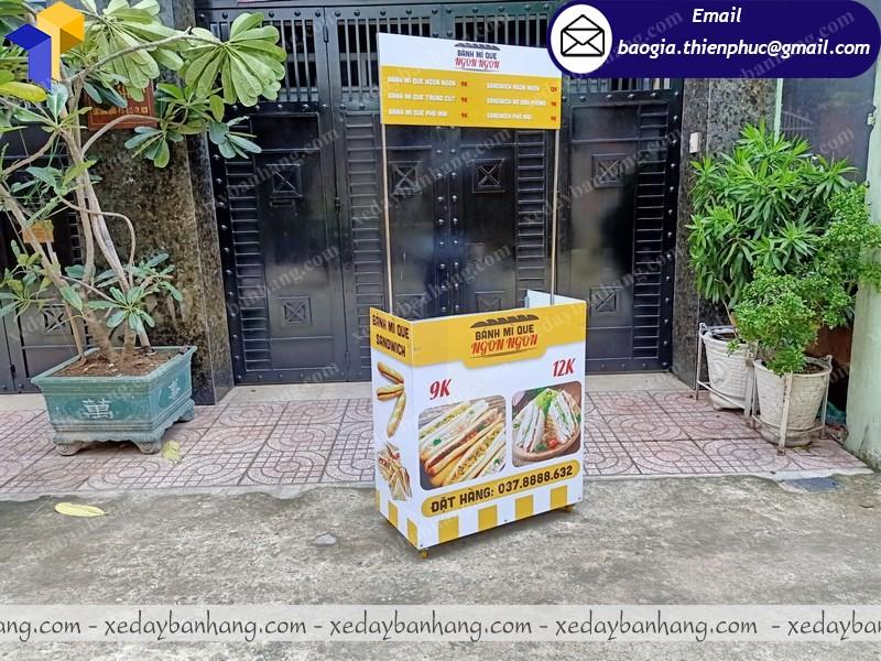 Quầy booth bán bánh mì lưu động ở phú quốc