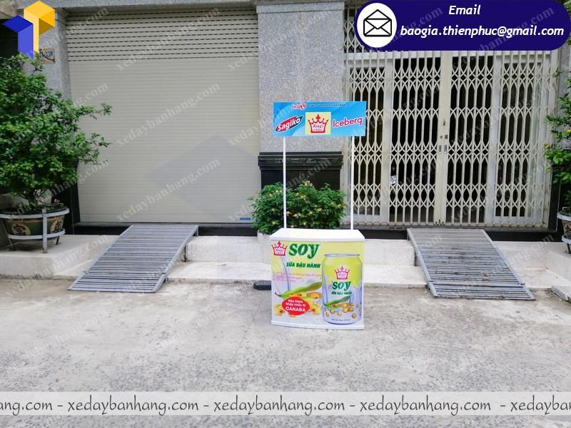 Booth nhựa quảng cáo sữa di động ở sài gòn