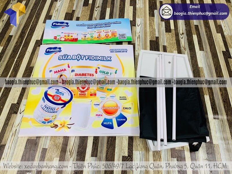 quầy nhựa trưng bày sản phẩm di động