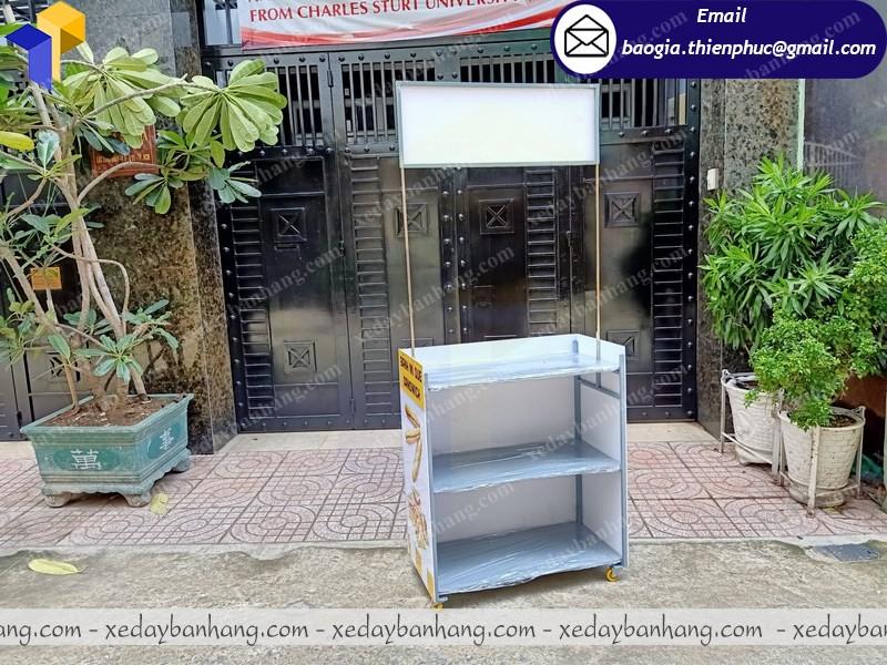 Quầy booth bán bánh mì lưu động ở cần thơ