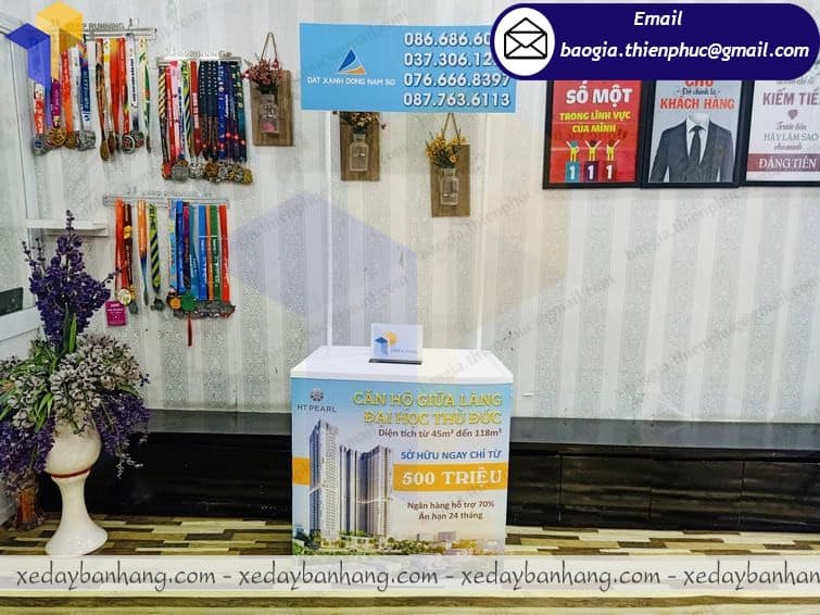 đóng booth nhựa bán hàng lưu động