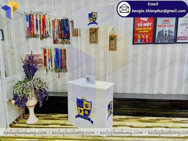 hình ảnh booth nhựa bán hàng siêu thị