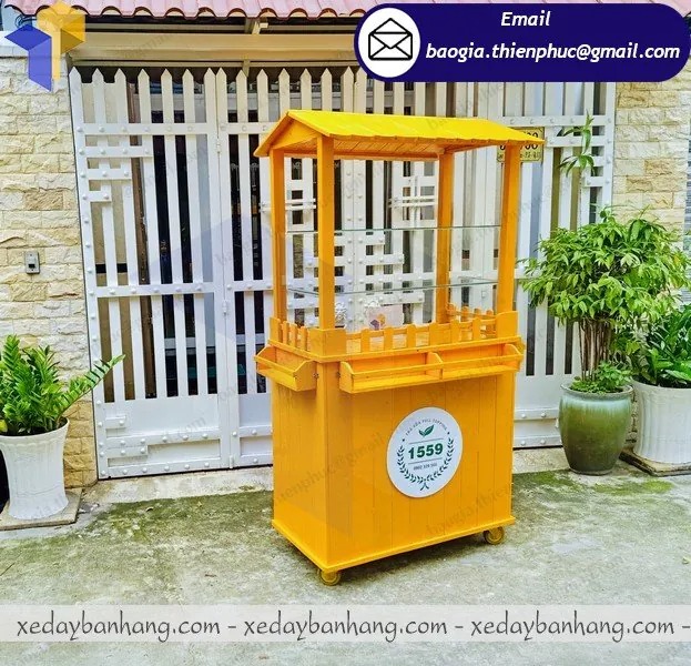 hình ảnh tủ trà sữa bằng gỗ pallet