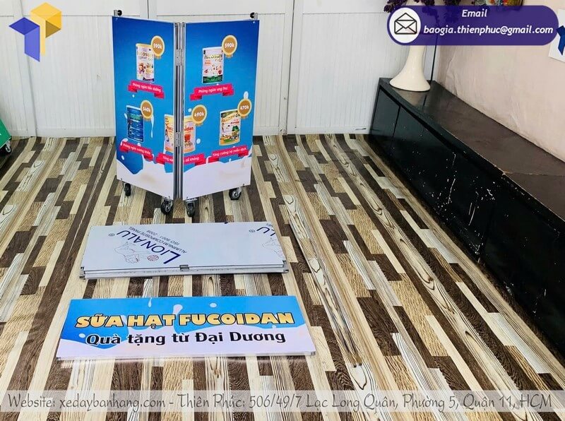 Quầy Quảng Cáo Sữa Gấp Gọn Rẻ