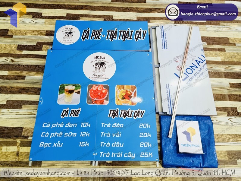 quầy xếp bán cà phê