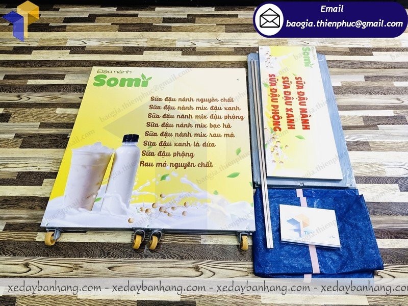 thiết kế booth bán sữa di động đẹp