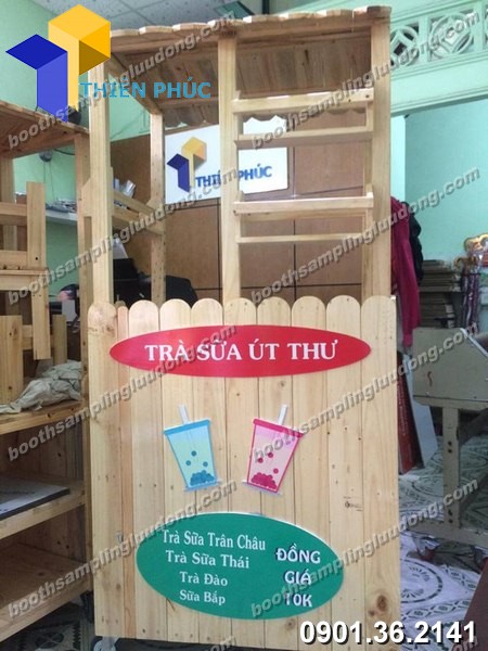Xe gỗ bán trà sữa túi tại Thiên Phúc