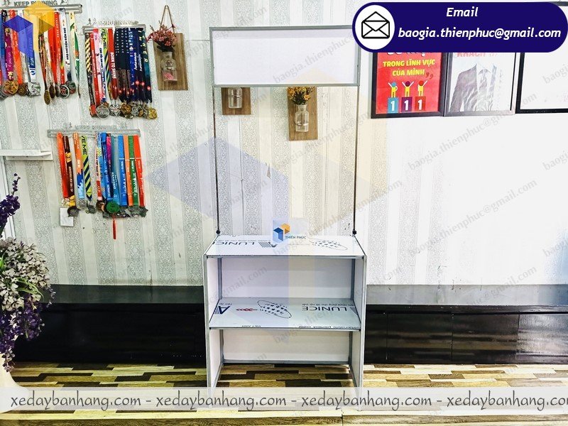 xưởng đóng booth sắt bán hàng siêu thị